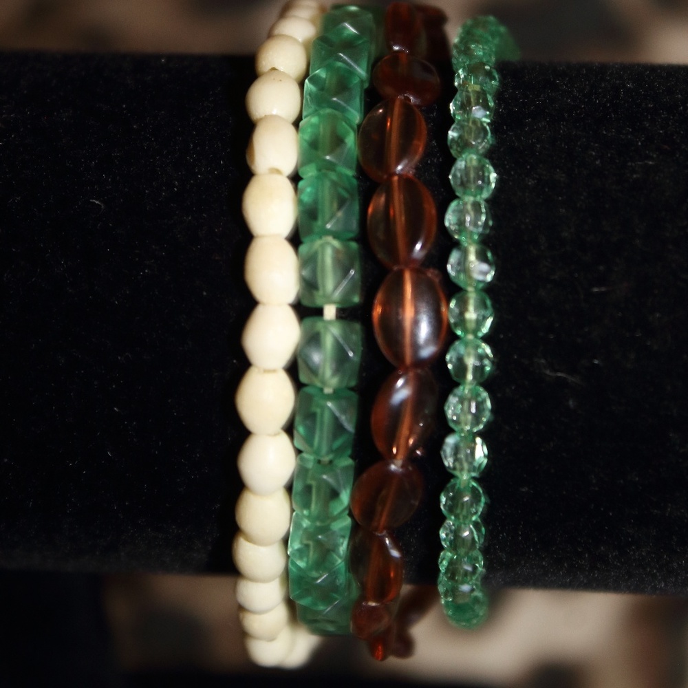MULTI COLORED ELASTIC BRACELETS